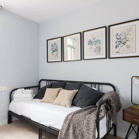 2 Bdr Penthouse In Grcia Apartment Barcelona Bagian luar foto