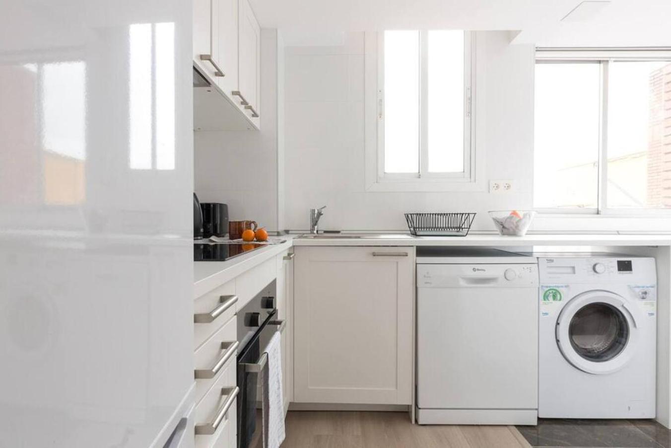 2 Bdr Penthouse In Grcia Apartment Barcelona Bagian luar foto